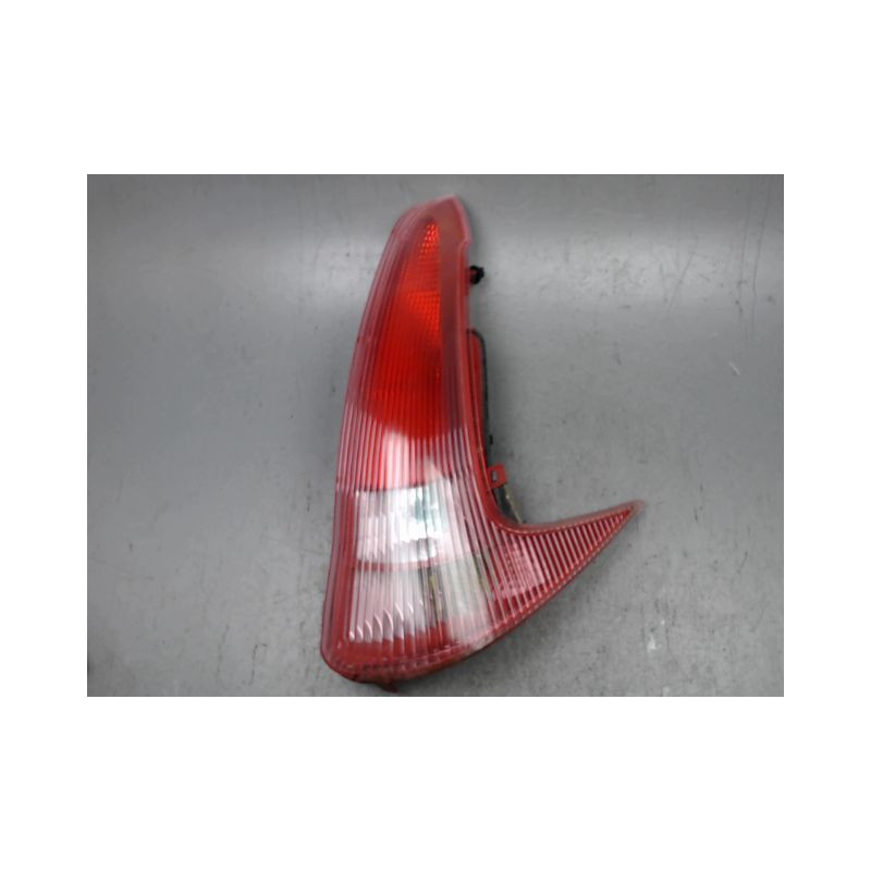 FEU ARRIERE DROIT PEUGEOT 206 SW 02-06