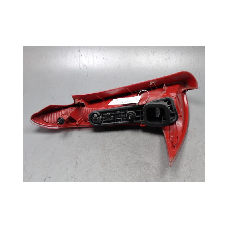 FEU ARRIERE DROIT PEUGEOT 206 SW 02-06