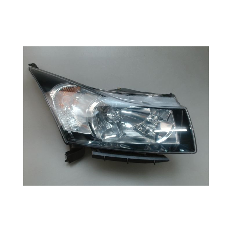 PHARE DROIT CHEVROLET CRUZE