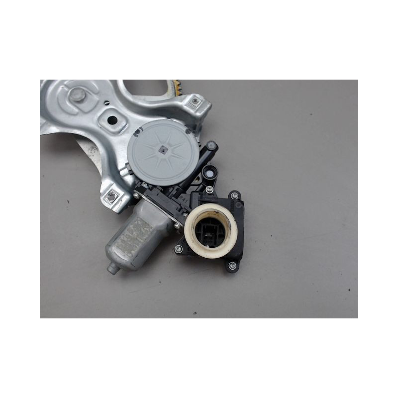 MECANISME LEVE-GLACE AVANT DROIT TOYOTA VERSO
