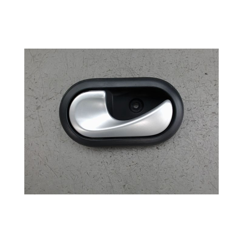 POIGNEE INTERIEURE PORTE AVANT GAUCHE DACIA DUSTER
