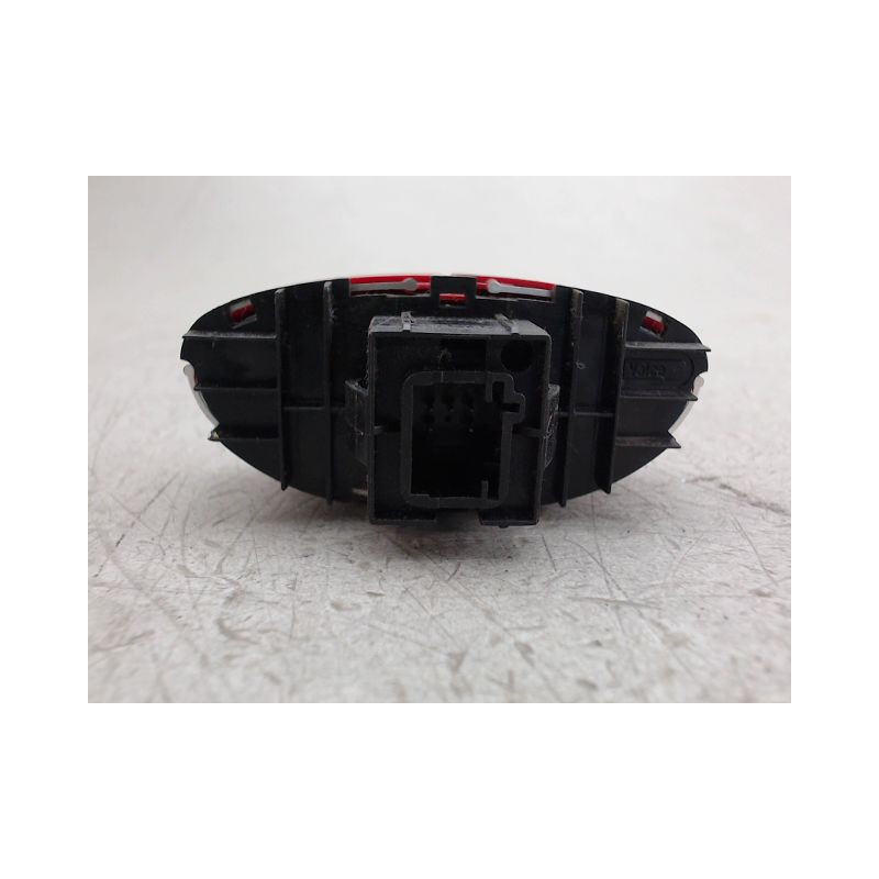 BOUTON DE WARNING PEUGEOT 206