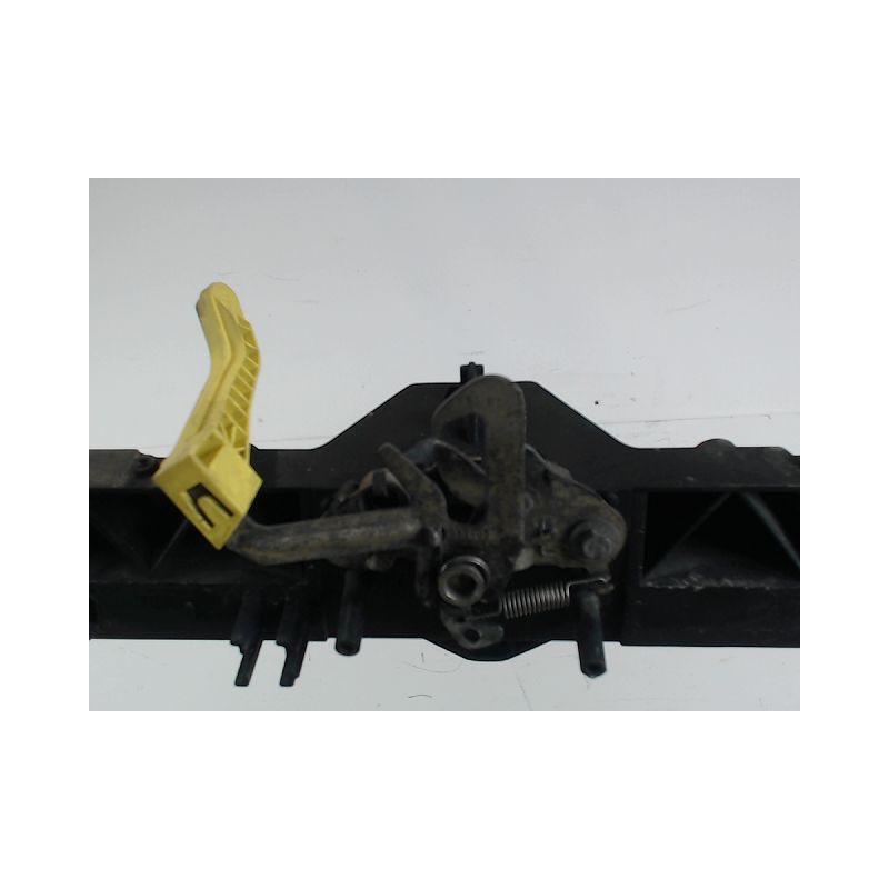 TRAVERSE SUPERIEURE ARMATURE AVANT PEUGEOT PARTNER TEPEE 2008-