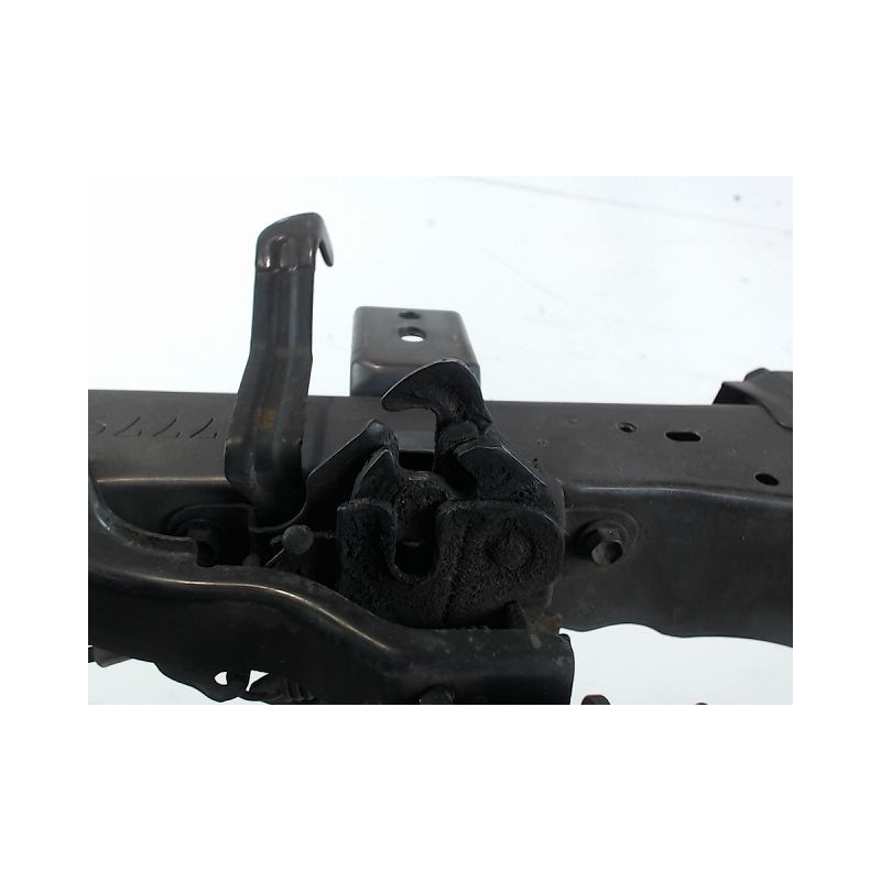 TRAVERSE SUPERIEURE ARMATURE AVANT TOYOTA AURIS 2007-