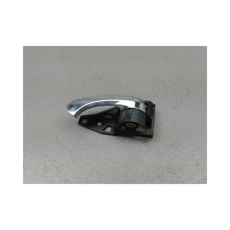 POIGNEE INTERIEURE PORTE AVANT GAUCHE TOYOTA RAV4 BREAK III Phase 1 2006-2009