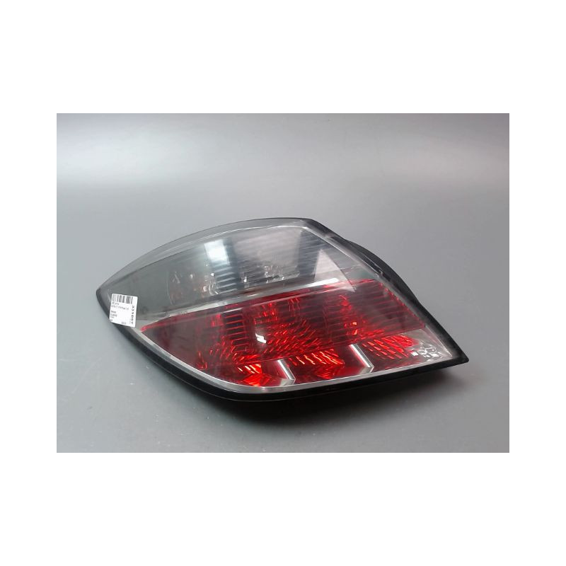 FEU ARRIERE GAUCHE  OPEL ASTRA GTC III Phase 2 (H) 2007-2011
