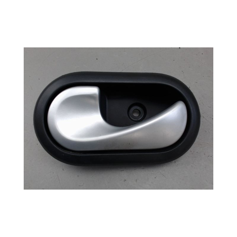 POIGNEE INTERIEURE PORTE AVANT GAUCHE DACIA DUSTER