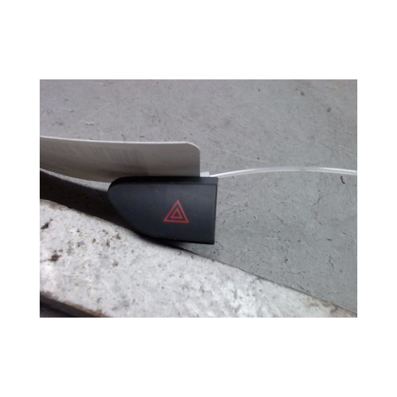 BOUTON DE WARNING RENAULT CLIO