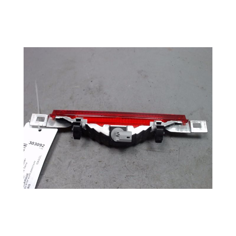 FEUX STOP SUPPLEMENTAIRE TOYOTA COROLLA 2004-