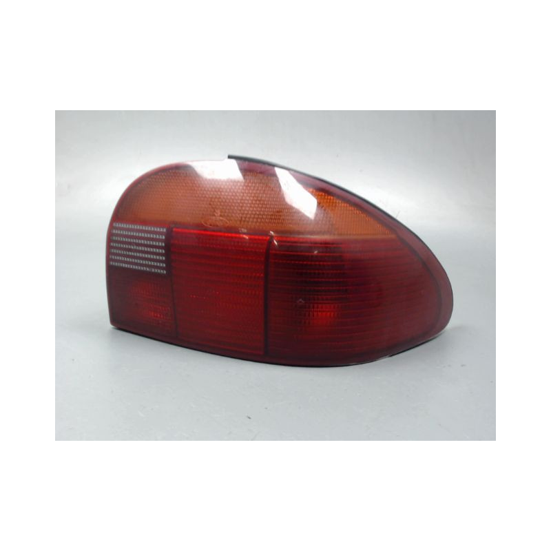 FEU ARRIERE DROIT FORD MONDEO 93-96