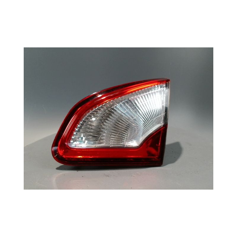 FEU ARRIERE INTERIEUR DROIT NISSAN QHASQAI 2007-