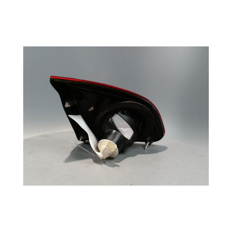 FEU ARRIERE INTERIEUR DROIT NISSAN QHASQAI 2007-