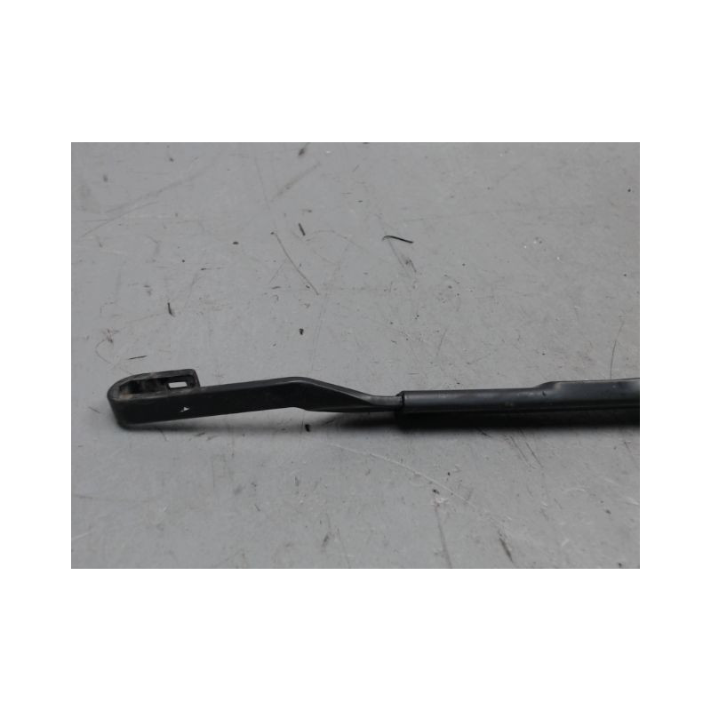 BRAS ESSUIE-GLACE AVANT GAUCHE TOYOTA AURIS