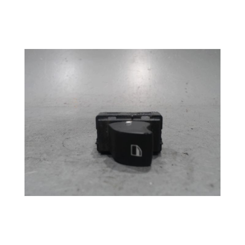 COMMANDE LEVE-GLACE PORTE AVD B.M.W. X5