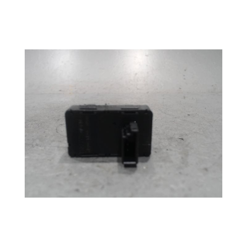 COMMANDE LEVE-GLACE PORTE AVD B.M.W. X5