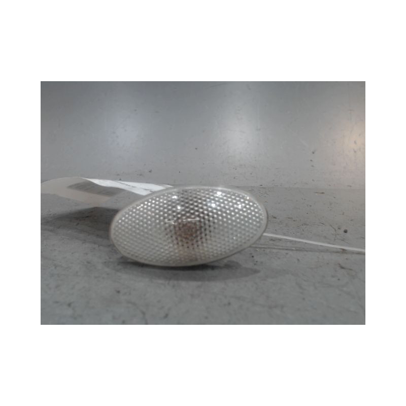 REPETITEUR AILE GAUCHE SUZUKI SWIFT