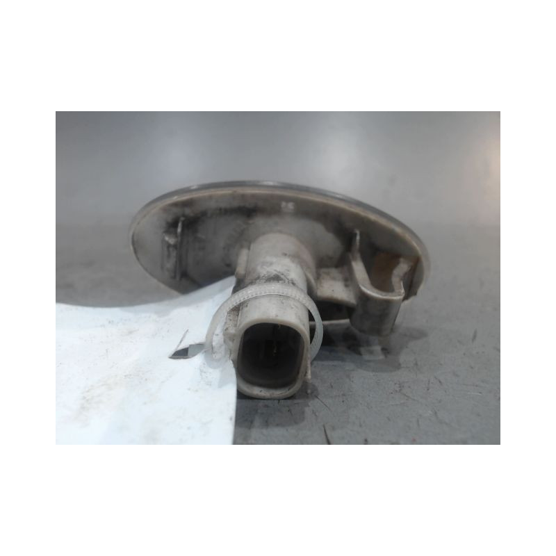 REPETITEUR AILE GAUCHE SUZUKI SWIFT