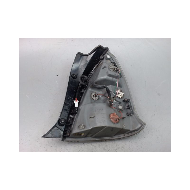 FEU ARRIERE GAUCHE  HYUNDAI ACCENT II 2001-2005