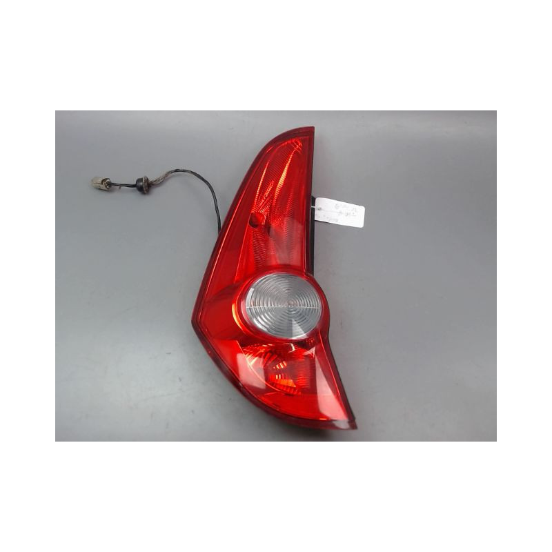 FEU ARRIERE GAUCHE  OPEL AGILA