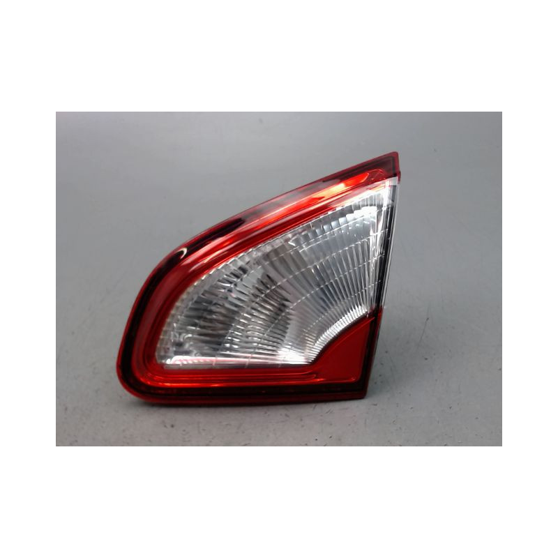 FEU ARRIERE INTERIEUR DROIT NISSAN QHASQAI 2007-