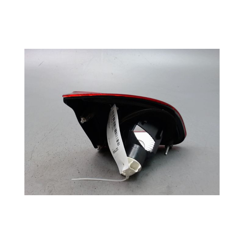 FEU ARRIERE INTERIEUR DROIT NISSAN QHASQAI 2007-