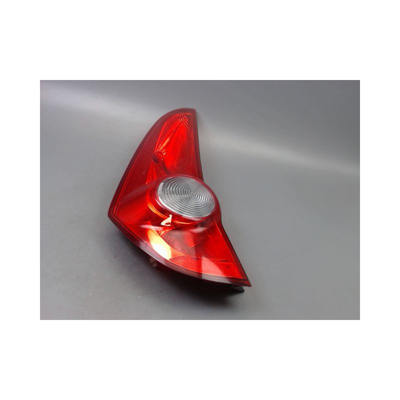 FEU ARRIERE GAUCHE  OPEL AGILA