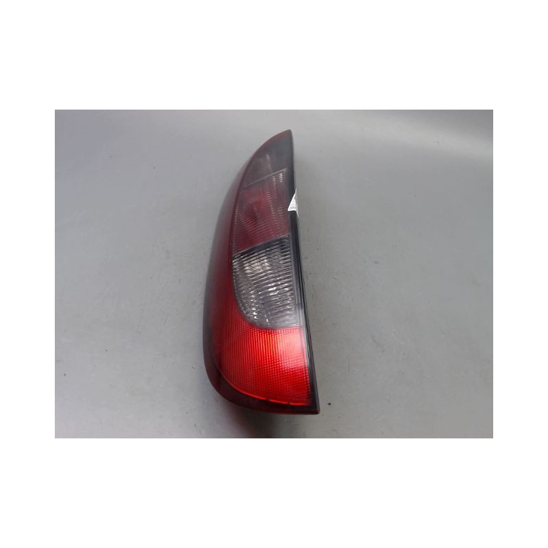 FEU ARRIERE GAUCHE  OPEL CORSA III Phase 1 (C) 2000-2003