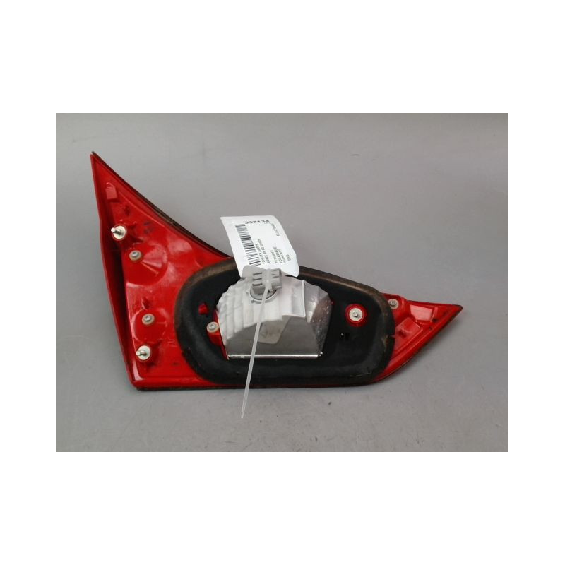 FEU ARRIERE INTERIEUR DROIT TOYOTA AURIS 2010-