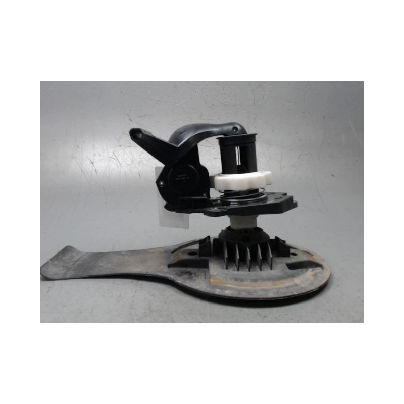 TREUIL DE ROUE DE SECOURS RENAULT CLIO III 2005-