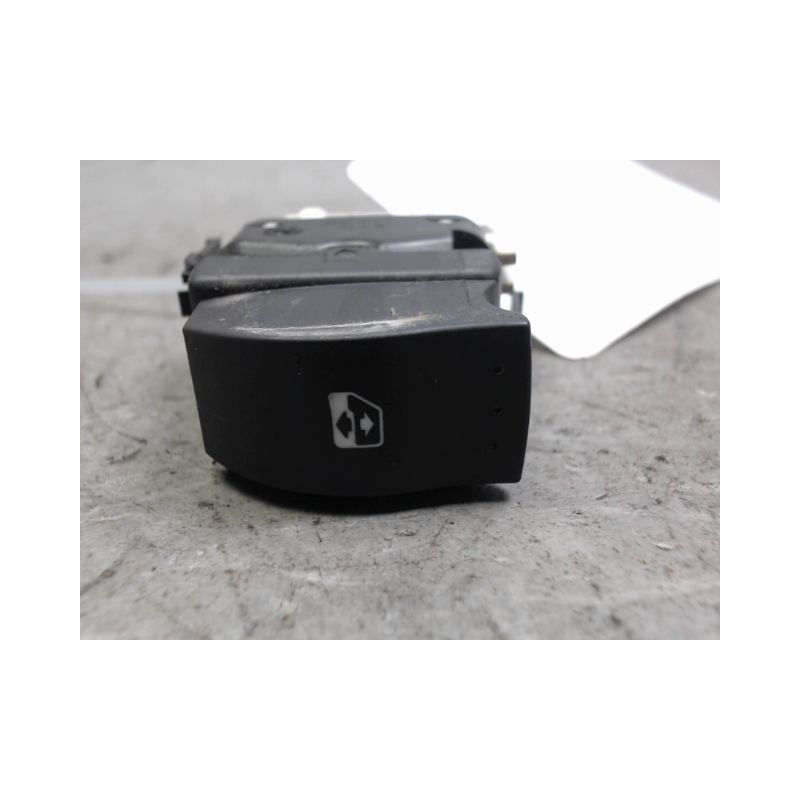 COMMANDE LEVE-GLACE PORTE AVD RENAULT CLIO II CAMPUS 06-