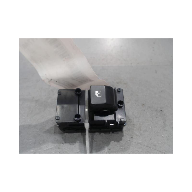 COMMANDE LEVE-GLACE PORTE AVD KIA XCEED