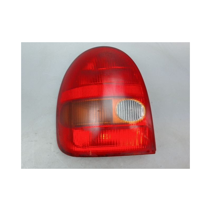 FEU ARRIERE GAUCHE  OPEL CORSA II Phase 2 (B) 1997-2000