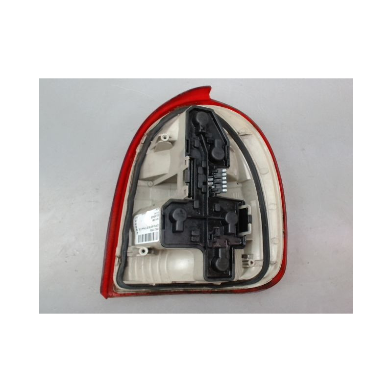 FEU ARRIERE GAUCHE  OPEL CORSA II Phase 2 (B) 1997-2000