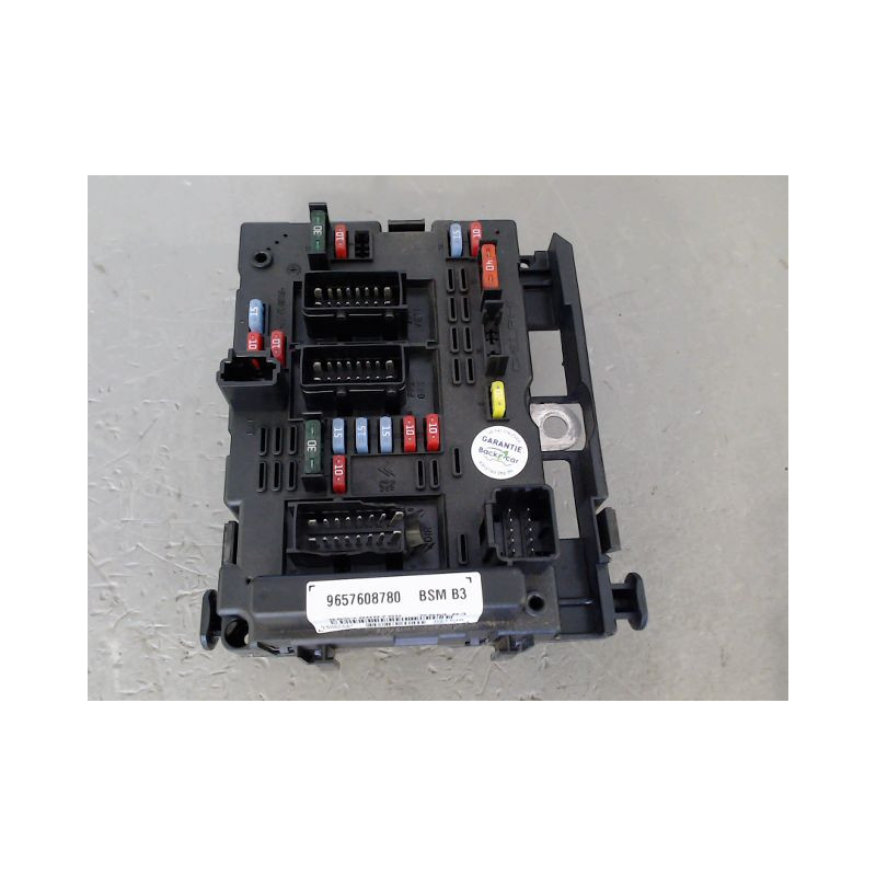 BOITE A FUSIBLES PEUGEOT 206