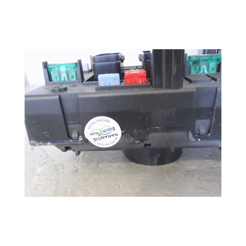 BOITE A FUSIBLES PEUGEOT 206