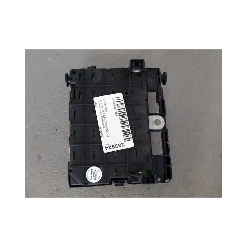 BOITE A FUSIBLES PEUGEOT 206