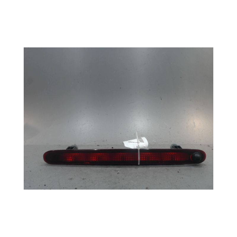 FEUX STOP SUPPLEMENTAIRE SUZUKI SWIFT