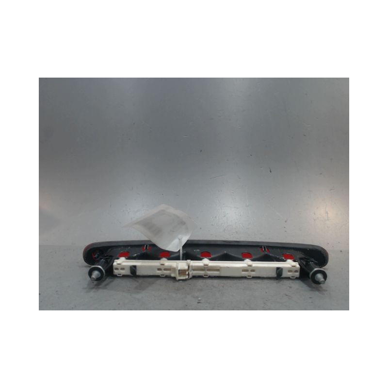 FEUX STOP SUPPLEMENTAIRE SUZUKI SWIFT