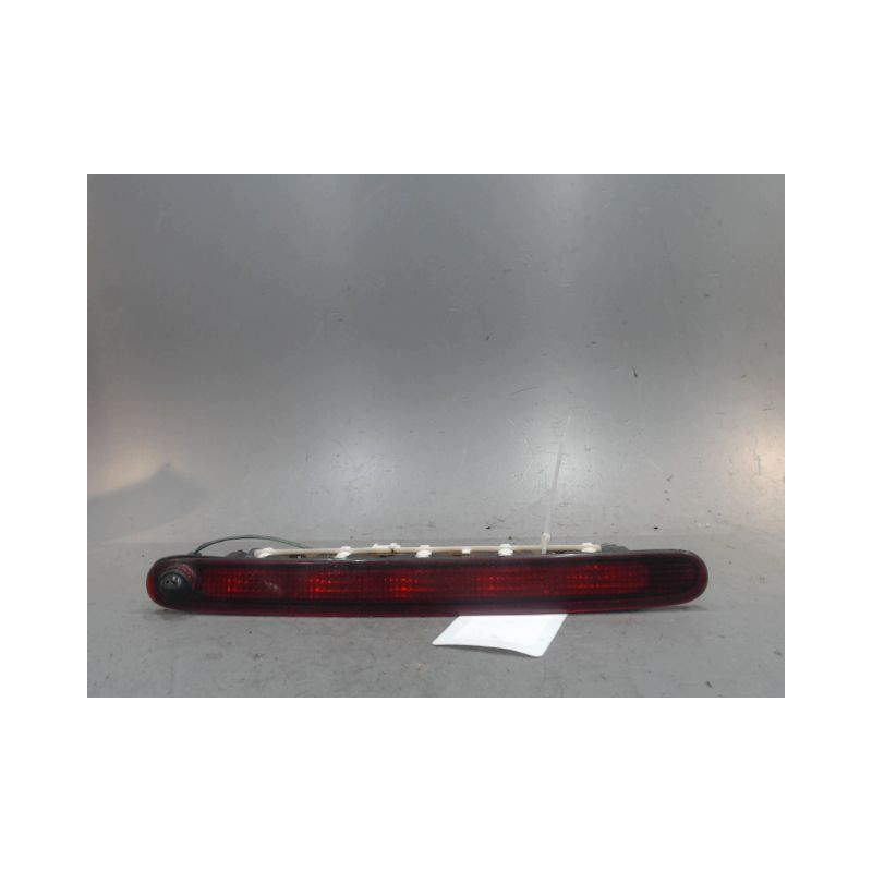 FEUX STOP SUPPLEMENTAIRE SUZUKI SWIFT