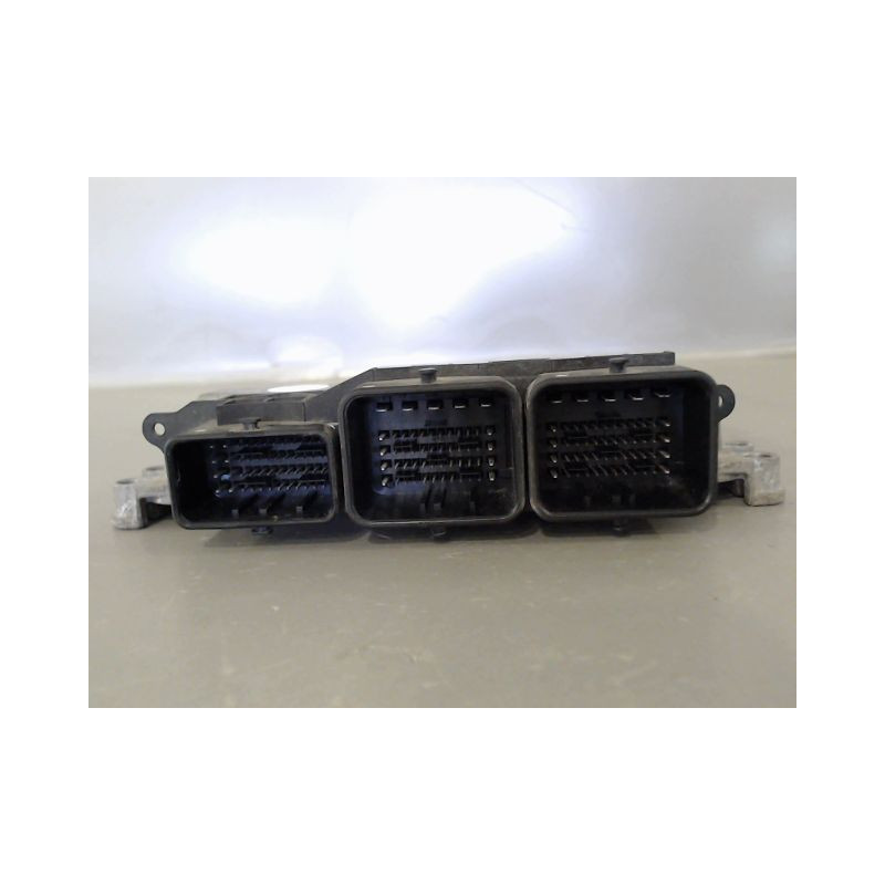 CALCULATEUR MOTEUR PEUGEOT EXPERT