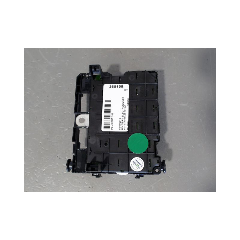 BOITE A FUSIBLES PEUGEOT 206