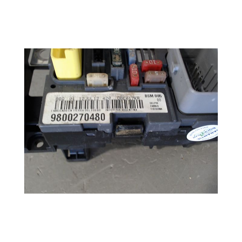 BOITE A FUSIBLES CITROEN C4