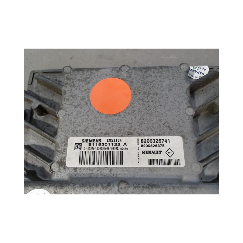 CALCULATEUR MOTEUR RENAULT CLIO