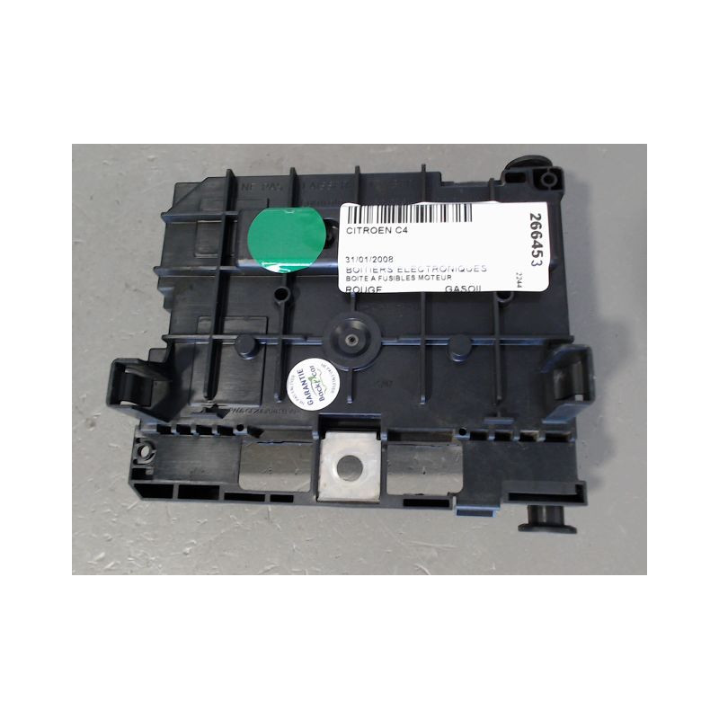 BOITE A FUSIBLES CITROEN C4