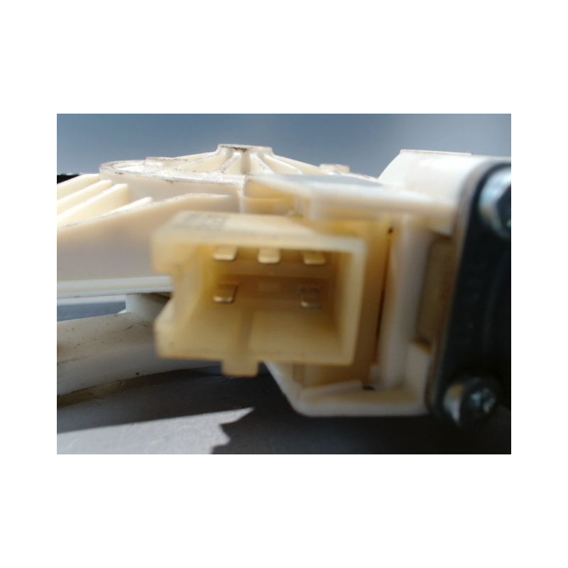 MECANISME+MOTEUR LEVE-GLACE ARRIERE DROIT MERCEDES CLASSE C BREAK 2004-