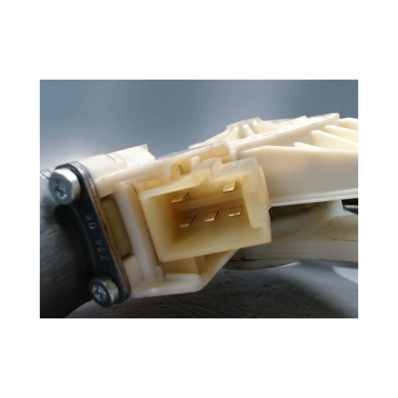 MECANISME+MOTEUR LEVE-GLACE ARRIERE GAUCHE MERCEDES CLASSE C BREAK 2004-