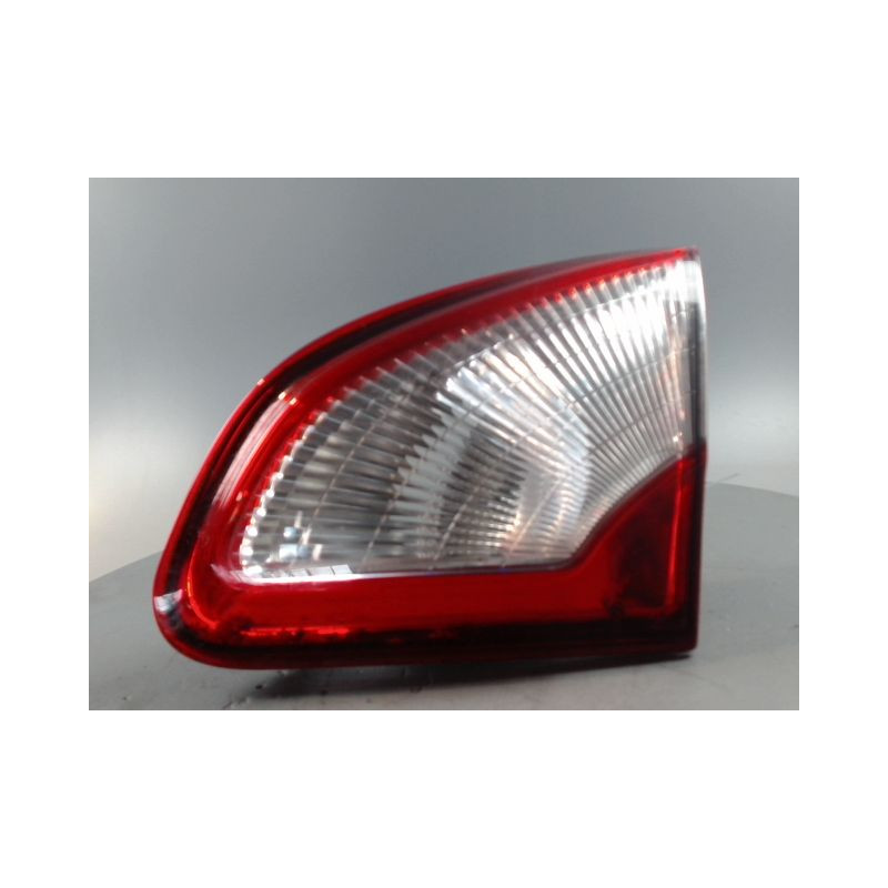 FEU ARRIERE INTERIEUR DROIT NISSAN QHASQAI 2007-