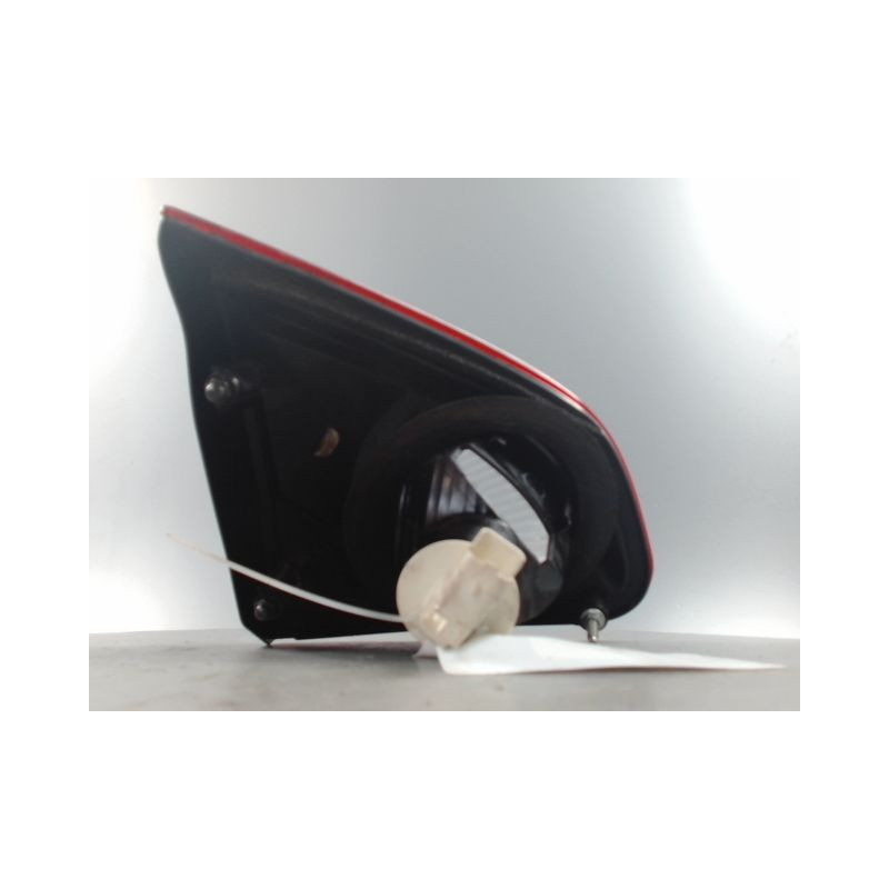 FEU ARRIERE INTERIEUR DROIT NISSAN QHASQAI 2007-