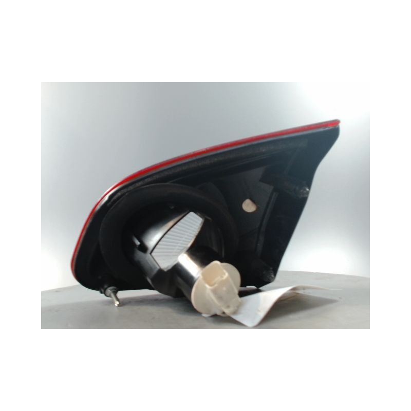 FEU ARRIERE INTERIEUR GAUCHE NISSAN QHASQAI 2007-