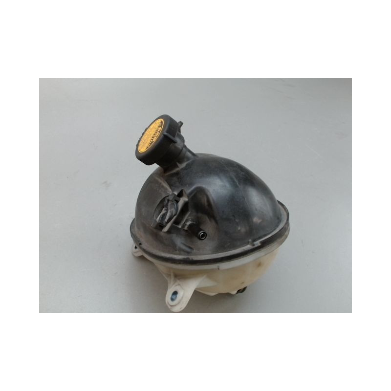VASE EXPANSION TOYOTA AVENSIS